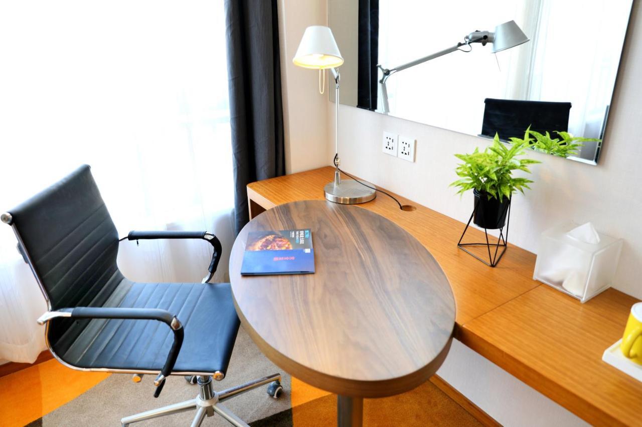 Holiday Inn Express Luoyang Xiyuan Εξωτερικό φωτογραφία