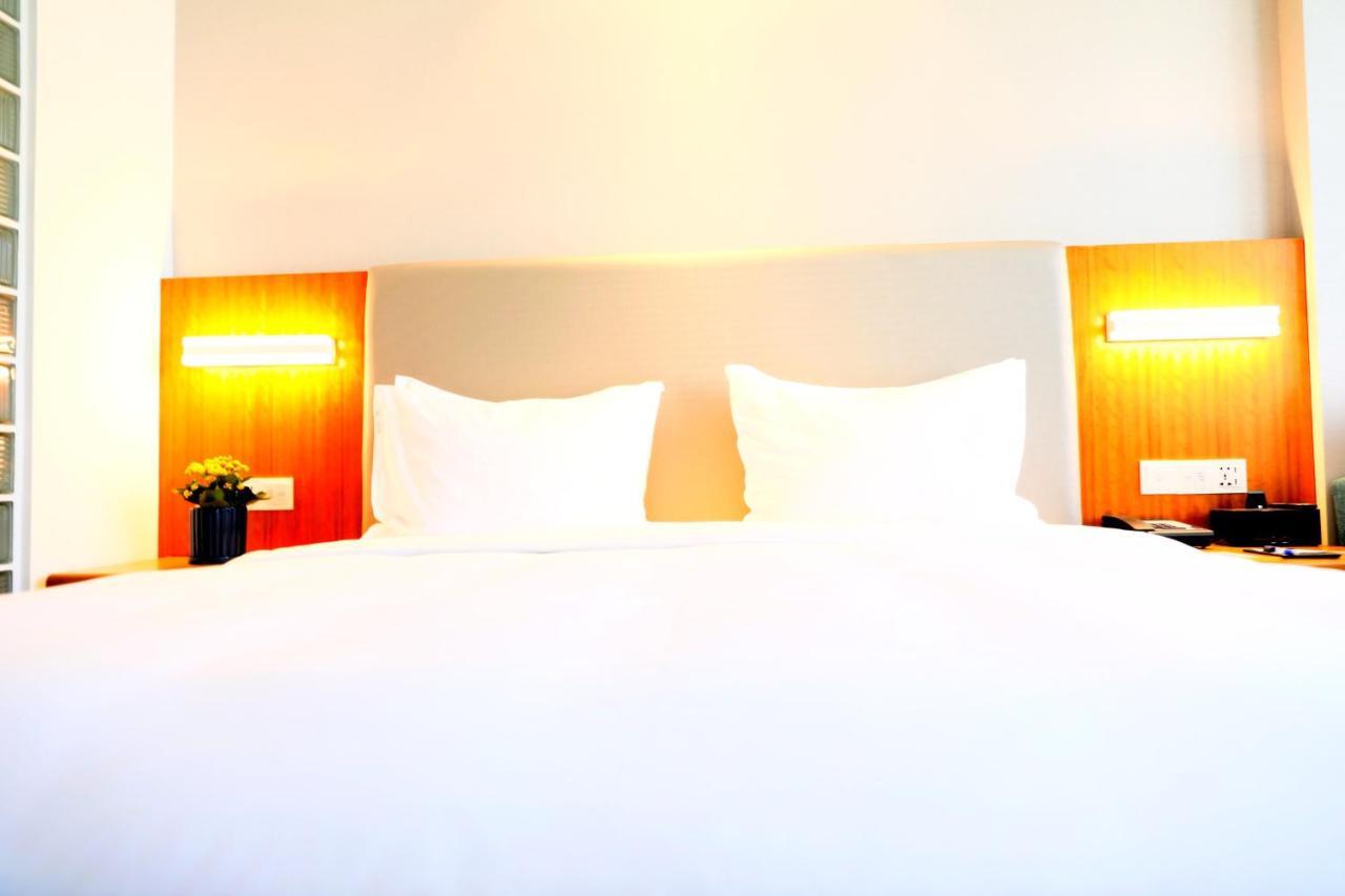Holiday Inn Express Luoyang Xiyuan Εξωτερικό φωτογραφία