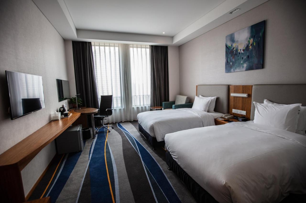 Holiday Inn Express Luoyang Xiyuan Εξωτερικό φωτογραφία